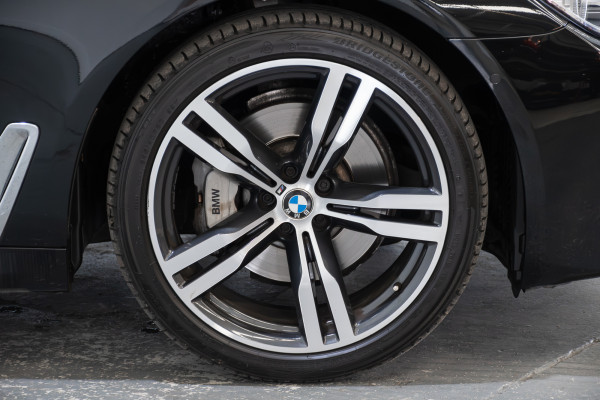 2018 BMW 7 Series 30d Sedan Image 6