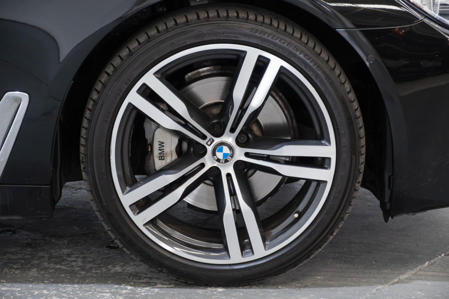 2018 BMW 7 Series 30d Sedan Image 6