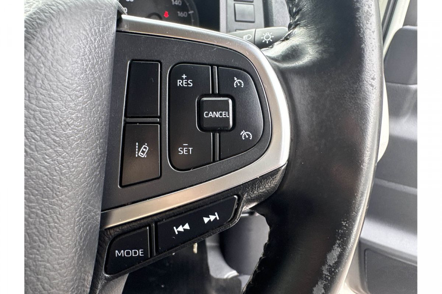 2021 Toyota HiAce GDH300R Van Image 11