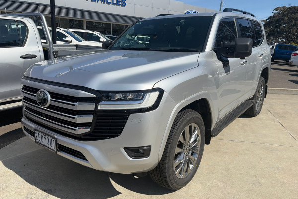 2022 MY24 Toyota LandCruiser FJA300R Sahara SUV Image 4