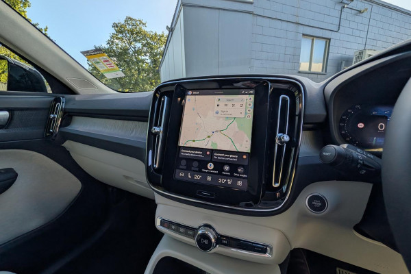 2025 MY26 Volvo XC40 XZ Plus B4 SUV Image 20