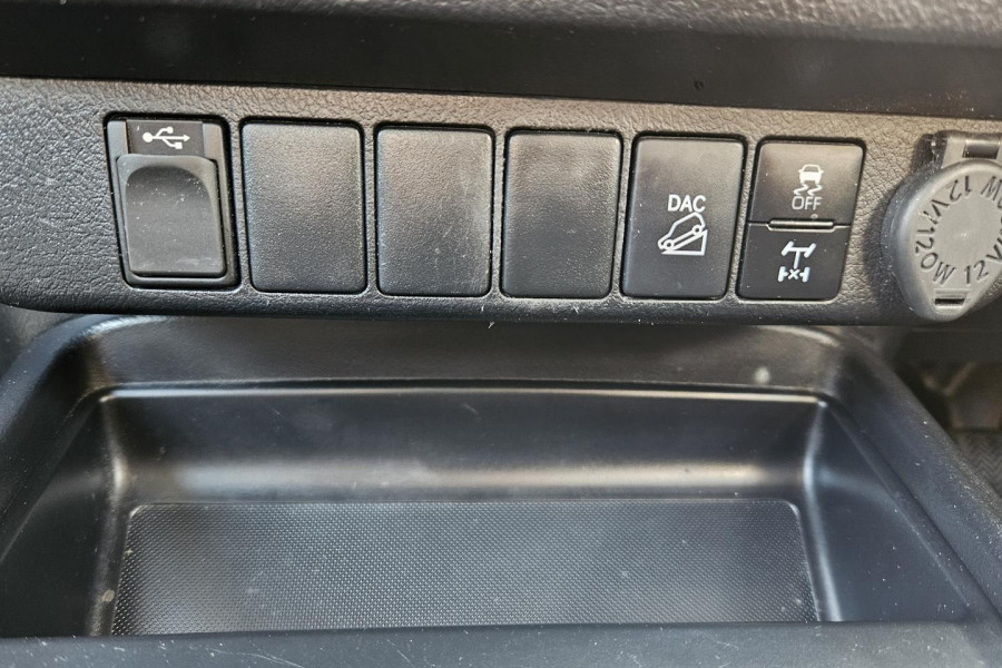 2022 Toyota HiLux GUN126R SR Double-Cab Cab-Chassis Image 33