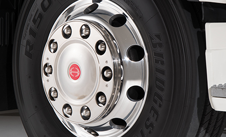 Chrome Axle Wheel Covers (Wide Cab)