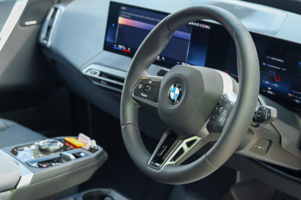 2026 BMW iX I20 xDrive45 M Sport SUV image 8
