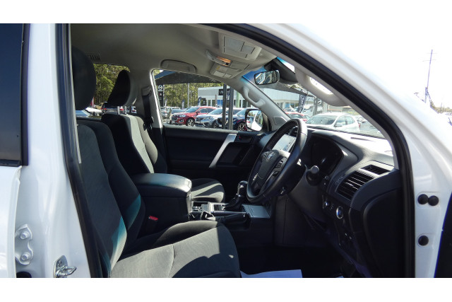 2023 Toyota LandCruiser Prado GDJ150R GXL SUV Image 14