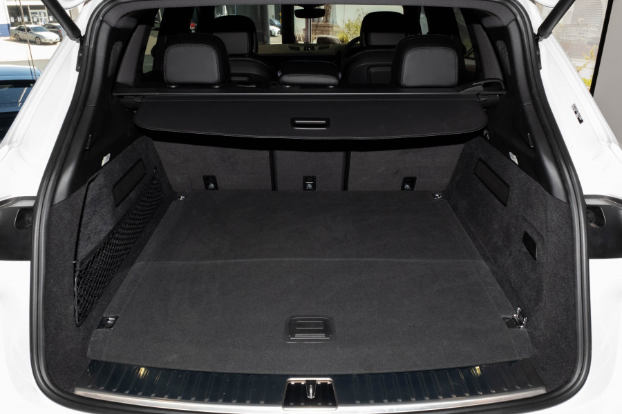 2025 Porsche Cayenne E-Hybrid SUV