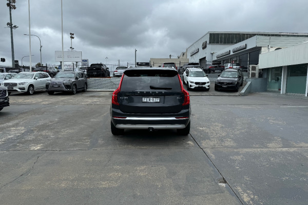 2021 Volvo XC90 L Series  T6 In Wagon Image 6