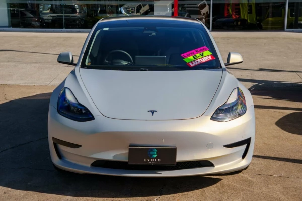 2022 Tesla Model 3  Rear-Wheel Drive Sedan Image 5