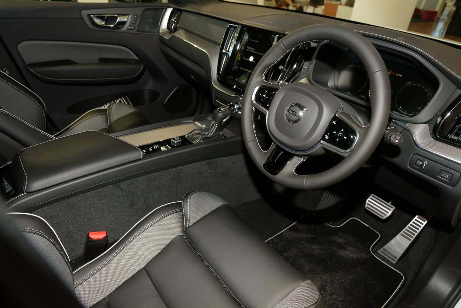 2021 Volvo XC60 UZ T6 R-Design SUV Image 11