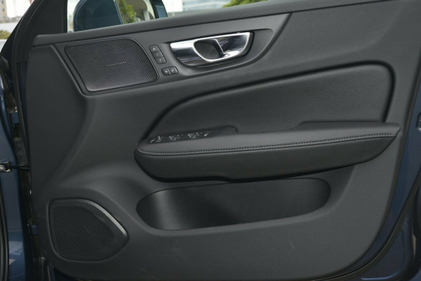 2019 MY20 Volvo V60 F-Series T5 Momentum Sedan Image 5
