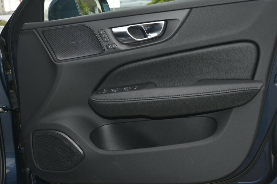 2019 MY20 Volvo V60 F-Series T5 Momentum Sedan Image 5