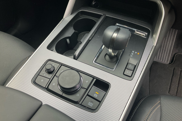 2025 Mazda CX-80 KL G40e GT SUV Image 8