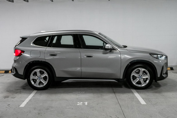 2024 BMW iX1 U11 eDrive20 xLine SUV image 3