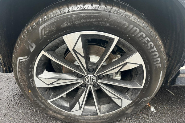 2025 MG HS AS33H Essence Hybrid+ SUV Image 5