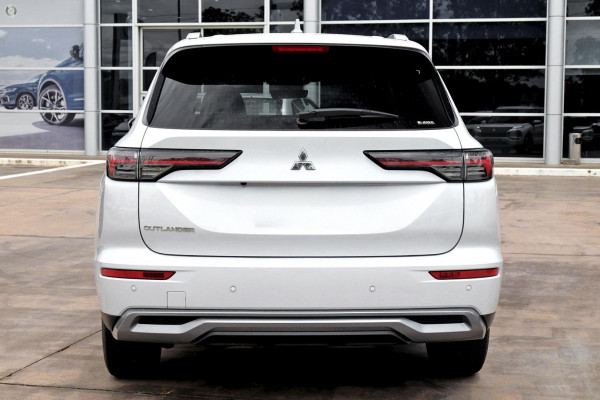 2025 Mitsubishi Outlander ZM LS SUV Image 3
