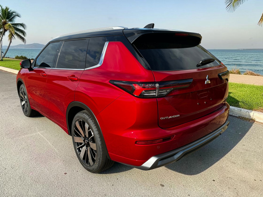 2026 Mitsubishi Outlander ZM Exceed Tourer SUV Image 4