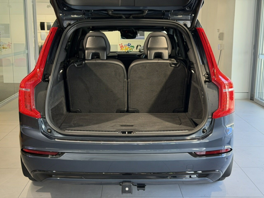 2022 Volvo XC90 L Series Recharge Plug-In Hybrid SUV Image 14
