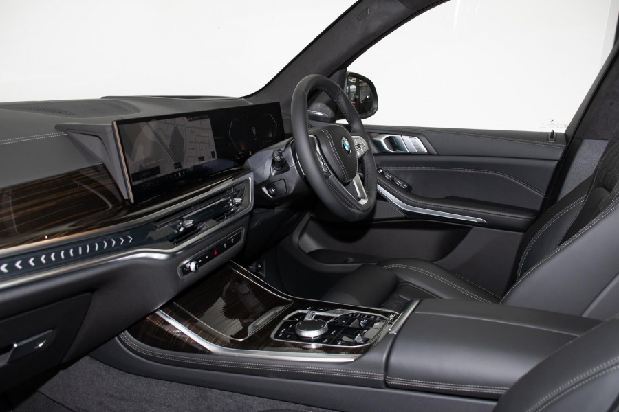 2025 BMW X7 G07 LCI xDrive40d Design Pure Excellence SUV