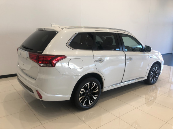 2017 Mitsubishi Outlander ZK PHEV LS Awd wagon