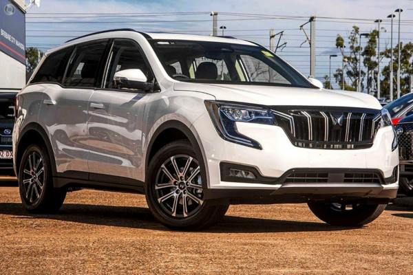 2025 Mahindra XUV700  AX7L SUV