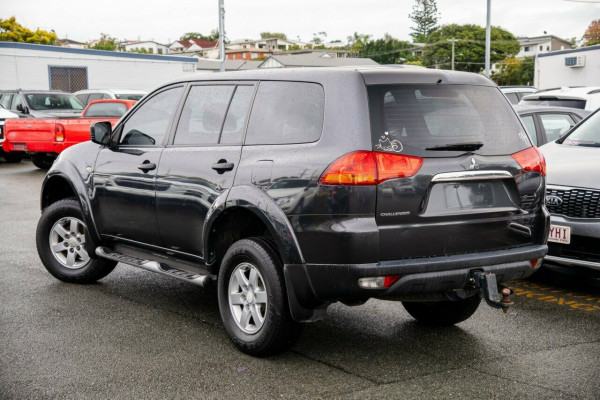 2012 Mitsubishi Challenger PB Wagon Image 2