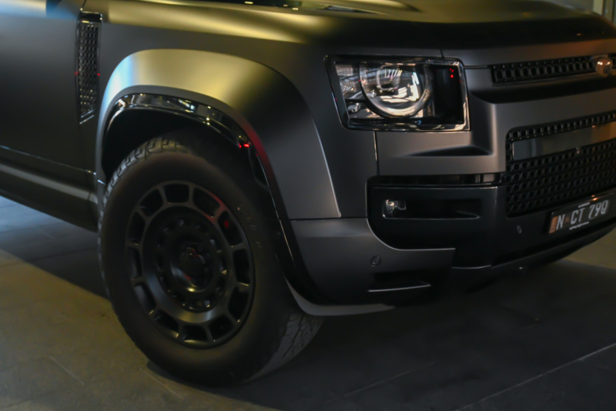 2026 Land Rover Defender L663 110 P635 OCTA Black SUV