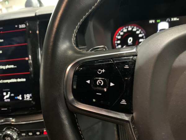 2020 Volvo XC60 UZ T6 R-Design SUV image 14