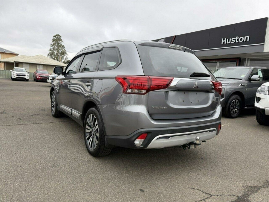 2019 Mitsubishi Outlander ZL ES SUV Image 16