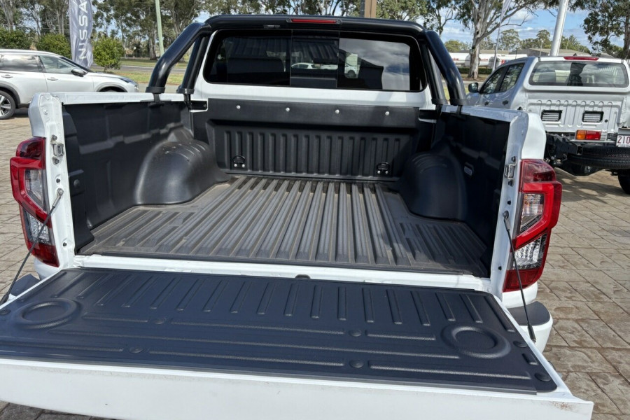 2024 MY25 Nissan Navara D23 ST Ute Image 10