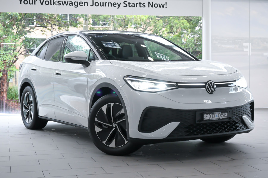 2025 Volkswagen ID. 5 E2 Pro SUV Image 1