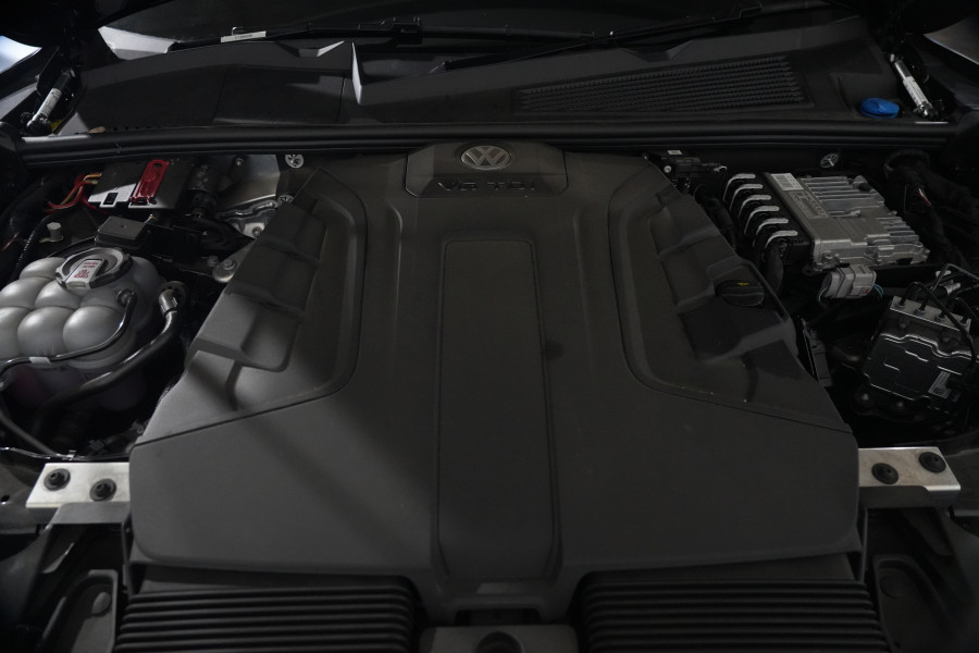 2024 Volkswagen Touareg 210TDI R-Line SUV Image 34