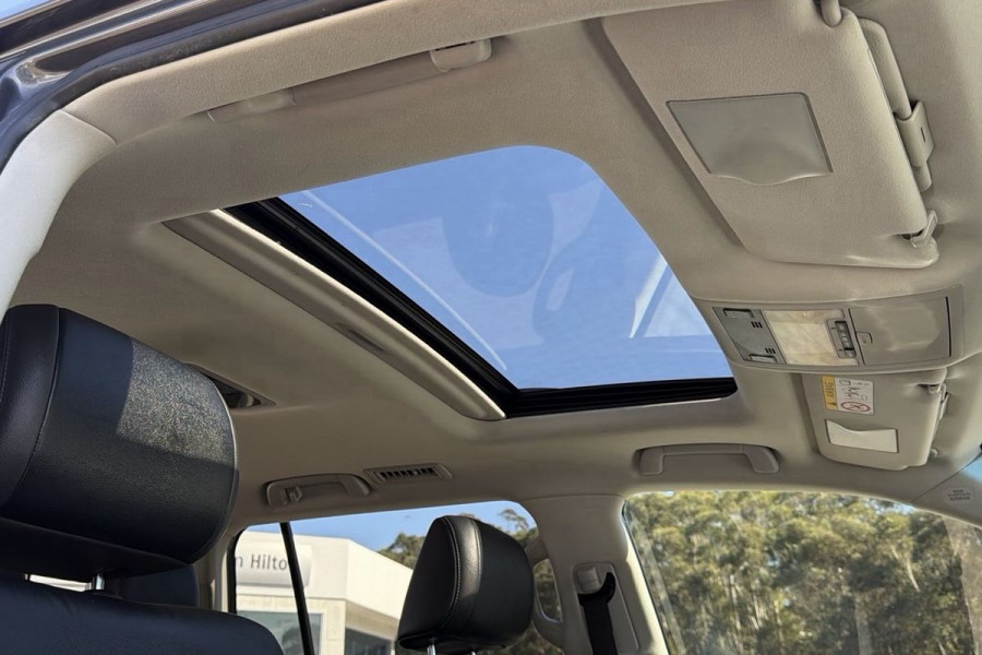 2019 Toyota LandCruiser VDJ200R VX SUV Image 31