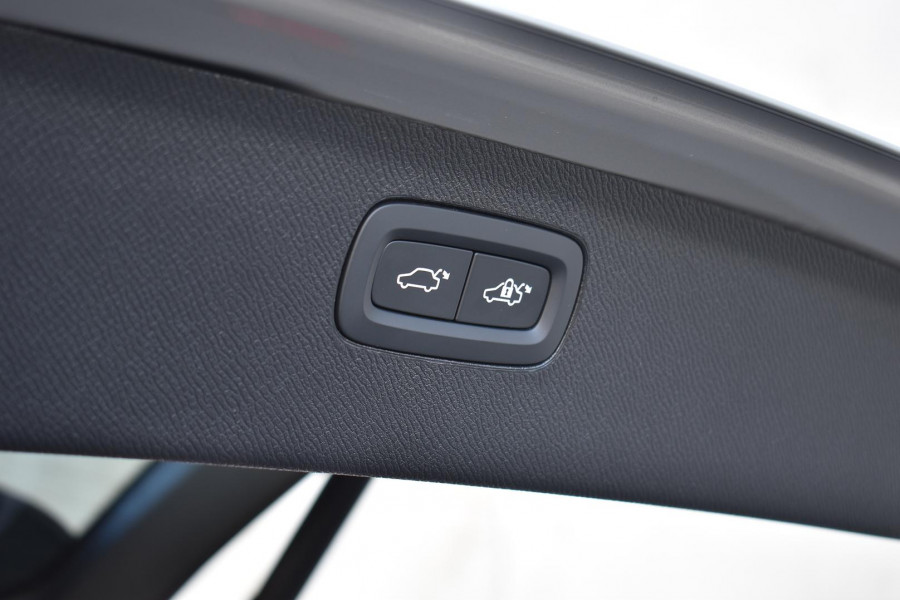 2024 MY25 Volvo XC90 L Series Ultra T8 Plug-In Hybrid SUV Image 15
