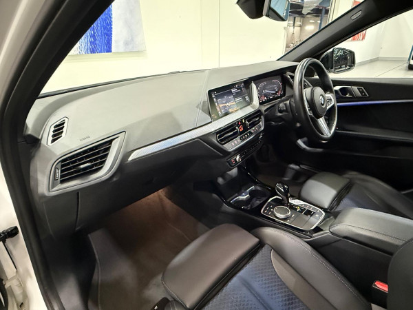 2022 BMW 1 Series F40 118i M Sport Hatch image 11