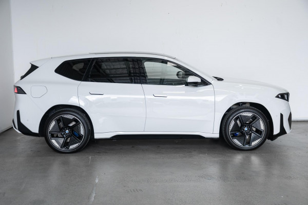2026 BMW iX3 NA5 M Sport SUV image 3