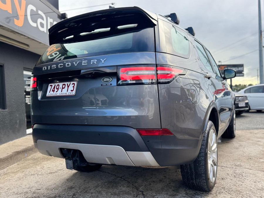 2018 Land Rover Discovery Series 5 HSE Luxury SUV Image 5