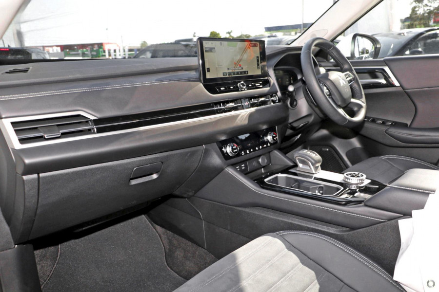 2025 Mitsubishi Outlander ZM Aspire SUV Image 11