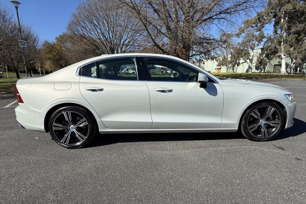 2019 MY20 Volvo S60 Z Series T5 Inscription Sedan Image 2