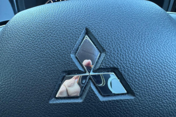 2015 MY16 Mitsubishi Outlander ZK XLS SUV Image 19