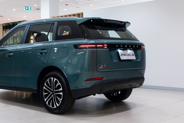 2026 Jaecoo J5  Summit SUV image 14