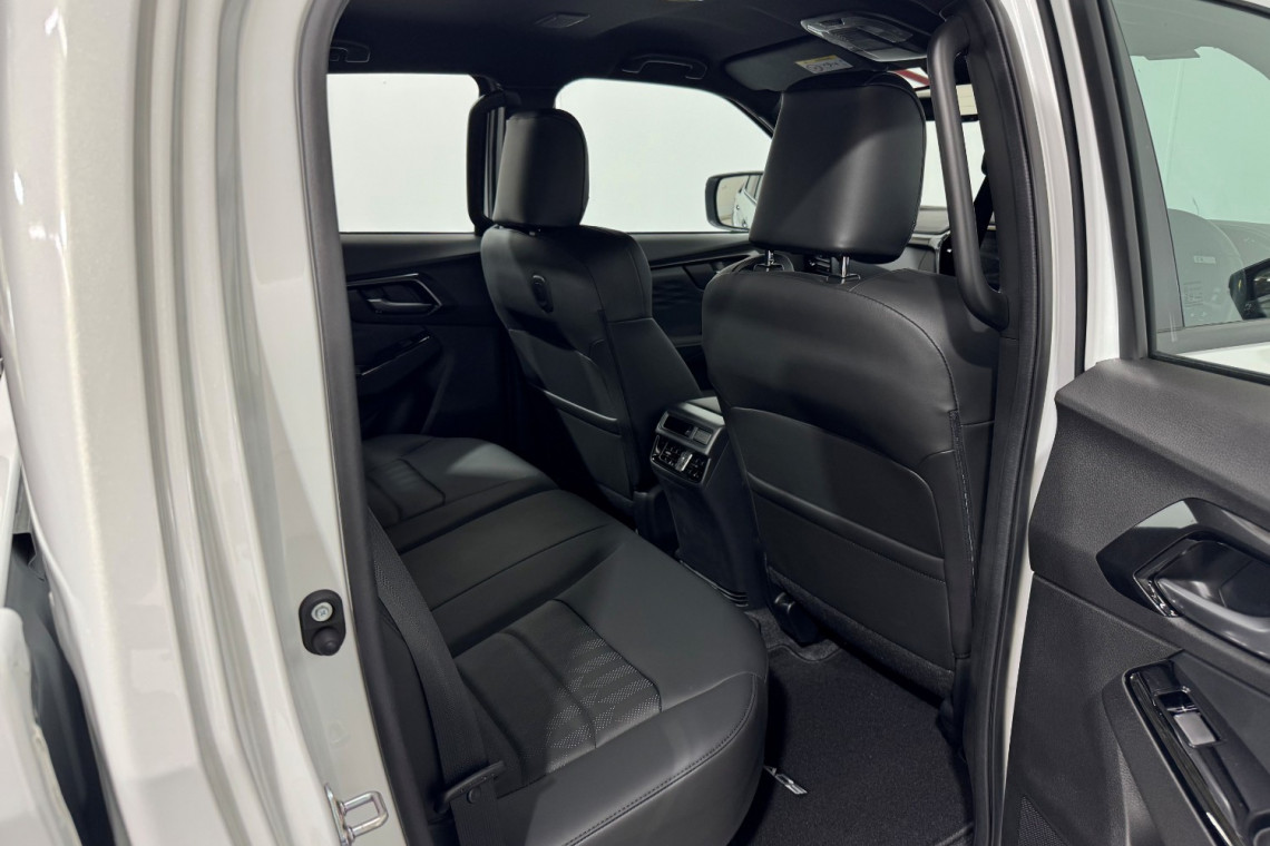 2024 Isuzu Dmax 4x4 RG MY24 BLADE Ute Image 12