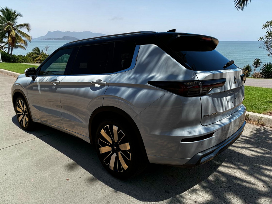 2025 Mitsubishi Outlander ZM Exceed Tourer SUV Image 4
