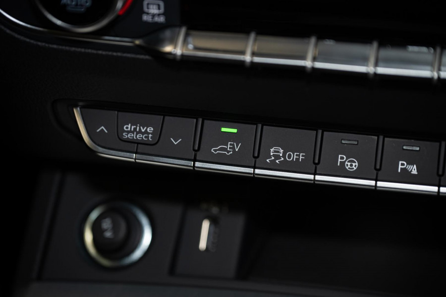 2025 Audi Q5 FY 55 TFSI e S Line SUV