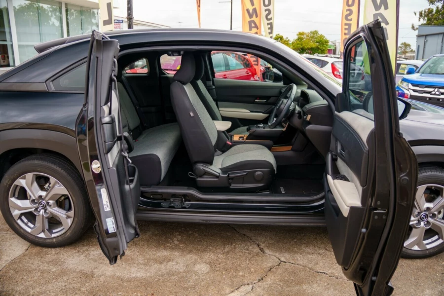 2021 Mazda MX-30 DR Series G20e Evolve SUV Image 9