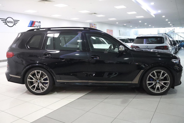 2022 BMW X7 G07 M50i SUV image 7