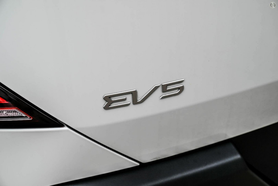 2026 Kia EV5 OVc Air Long Range SUV Image 11