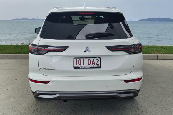 2025 Mitsubishi Outlander ZM LS SUV Image 6