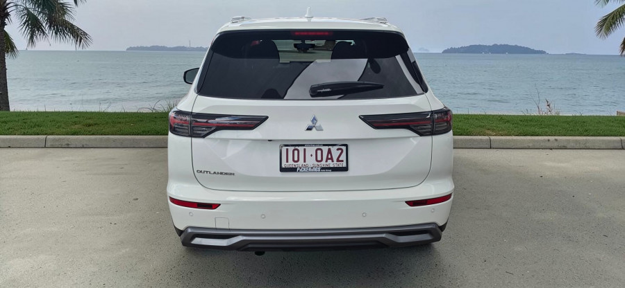 2025 Mitsubishi Outlander ZM LS SUV Image 6