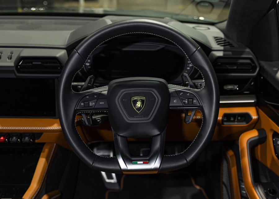 2025 Lamborghini Urus 636 SE SUV Image 11