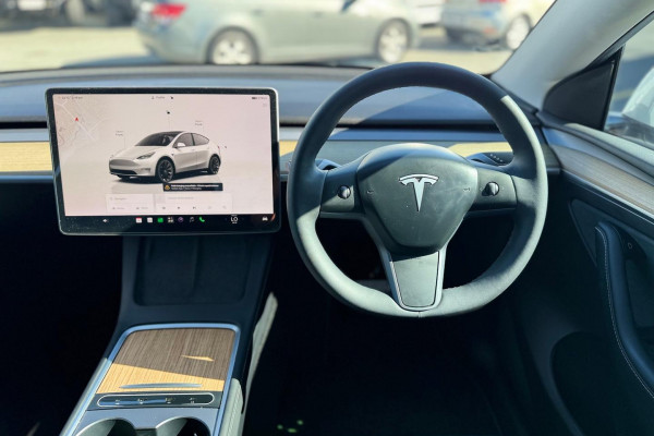 2023 Tesla Model Y  Rear-Wheel Drive SUV Image 17